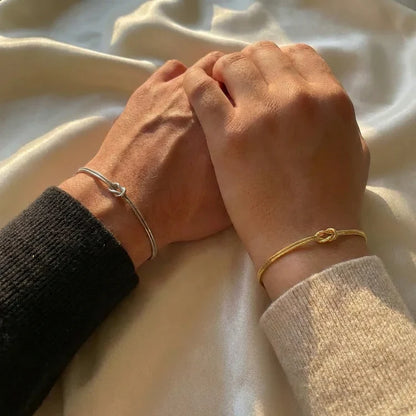Forever Knot Armband